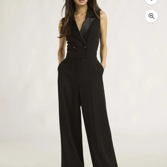 Elegant Black Sleeveless Jumpsuit 16-18 - Picture 1 of 9